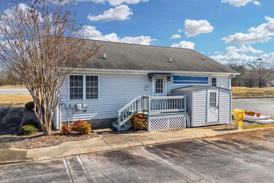 More Photos Of 13325 Jones St, Lavonia Office For Sale