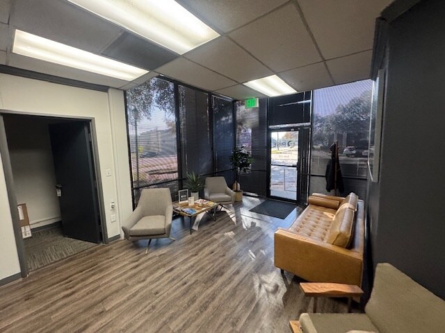 More Photos Of 681 N Plano Rd, Richardson Showroom For Lease