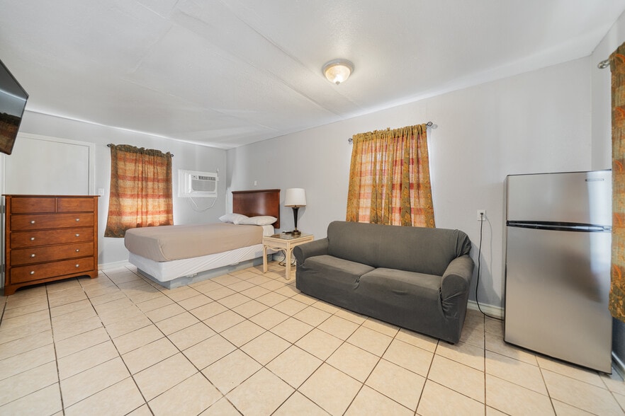 More Photos Of 309 S Fulton Beach Rd, Rockport Hotel For Sale