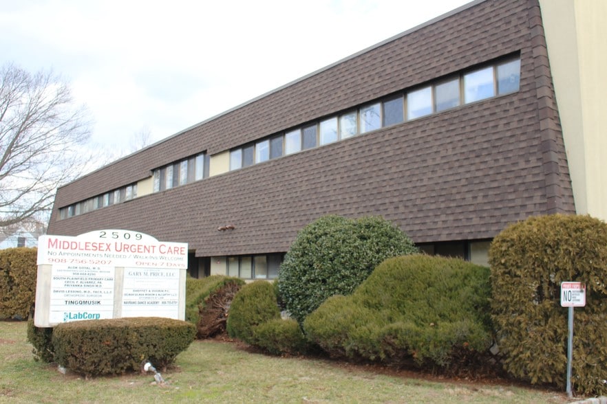More Photos Of 2509 Park Ave, South Plainfield Office For Lease