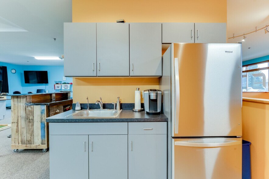 More Photos Of 11979 Cr-11, Burnsville Office For Sale