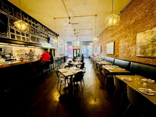 More Photos Of 303 S Main St, Jonesboro Storefront Retail Office For Lease