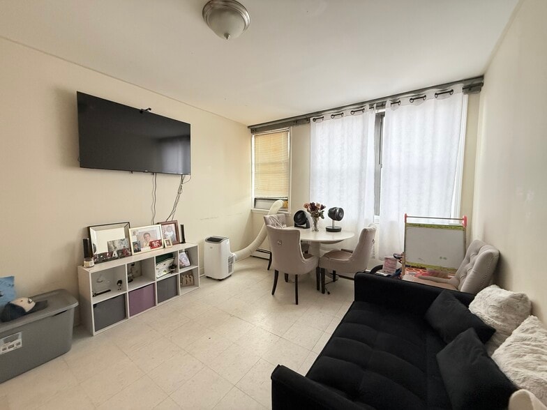 More Photos Of 615 Summit Ave, Union City Apartments For Sale