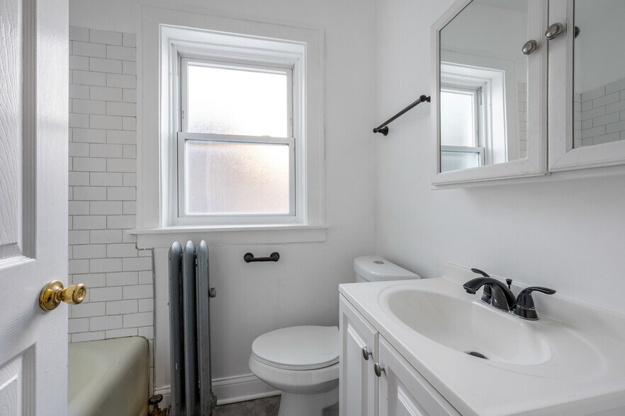 More Photos Of 500 E 82nd St, Chicago Apartments For Sale