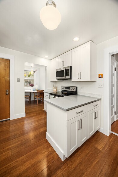 More Photos Of 1410 Queen Anne Ave N, Seattle Apartments For Sale
