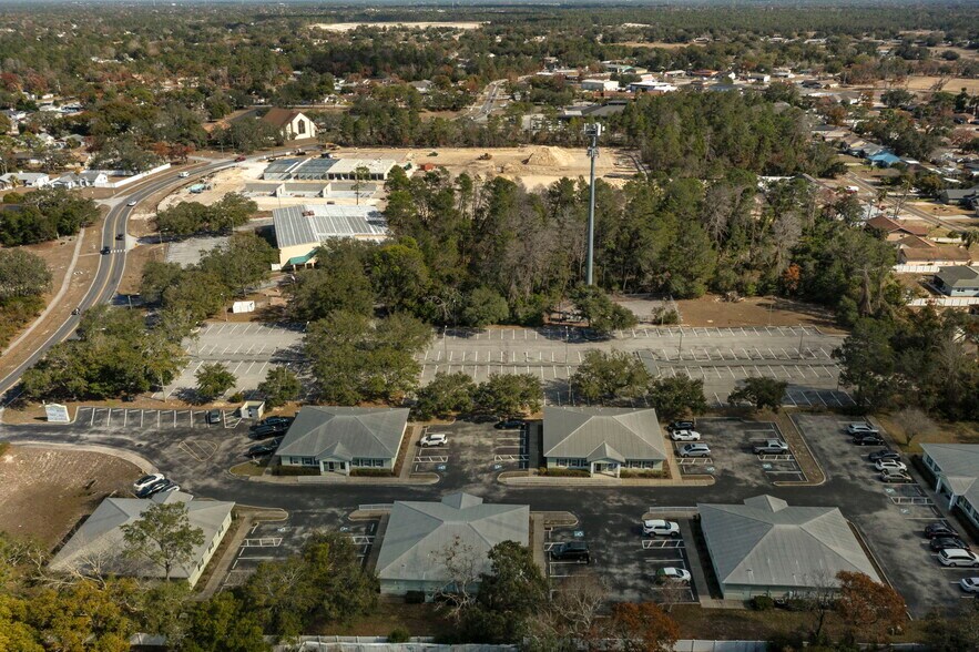 More Photos Of 8352 Forest Oaks Blvd, Spring Hill Office For Sale