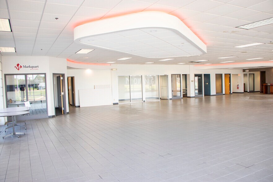 More Photos Of 321 W Prairie View Rd, Chippewa Falls Auto Repair For Sale