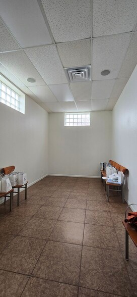 More Photos Of 208 N Highway 377, Roanoke Office For Lease