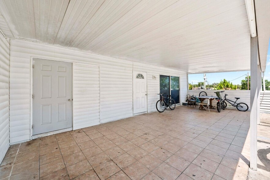 More Photos Of 4624 N Hubert Ave, Tampa Convenience Store For Sale