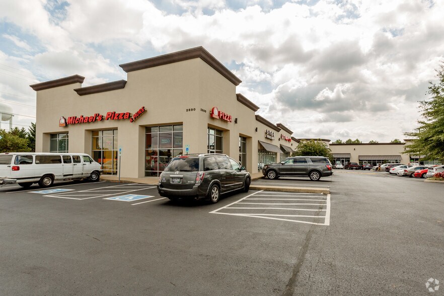 More Photos Of 2690 Madison St, Clarksville Storefront Retail Office For Lease