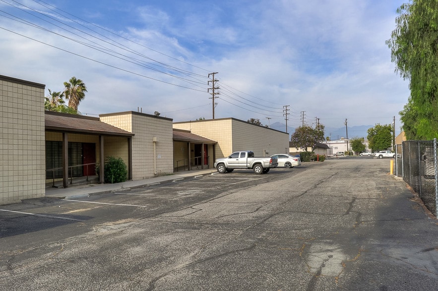 More Photos Of 823 W Colton Ave, Redlands Storefront For Lease