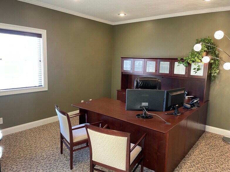 More Photos Of 11590 McKinley Hwy, Osceola Office For Lease