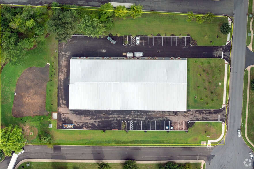 More Photos Of 130 Christopher Ln, Harleysville Warehouse For Lease