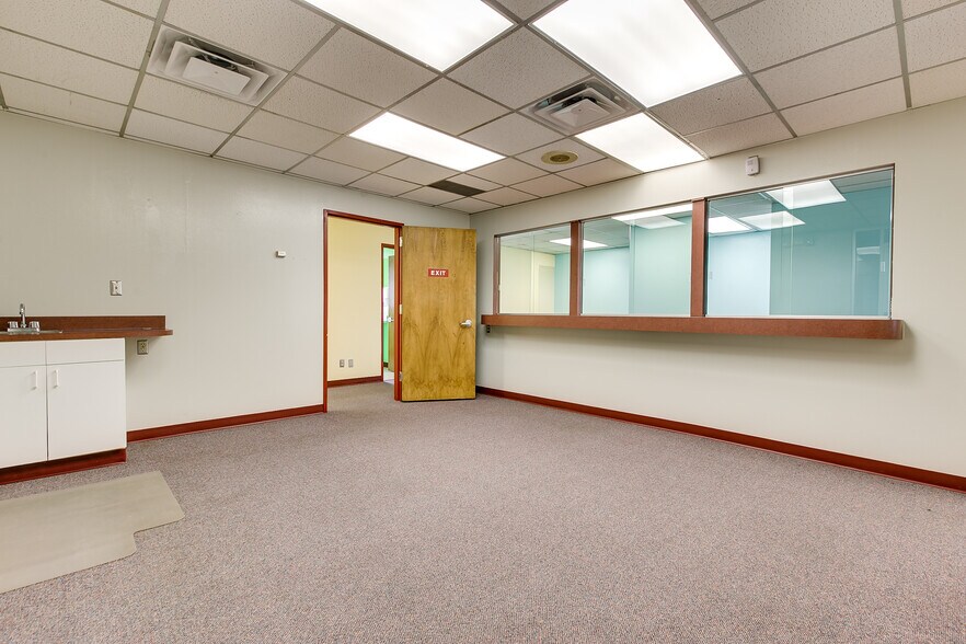 More Photos Of 1211 N Shartel Ave, Oklahoma City Office For Lease