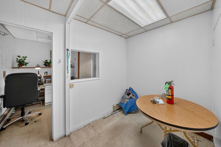 More Photos Of 137 Livingston Ave, New Brunswick Office Residential For Sale