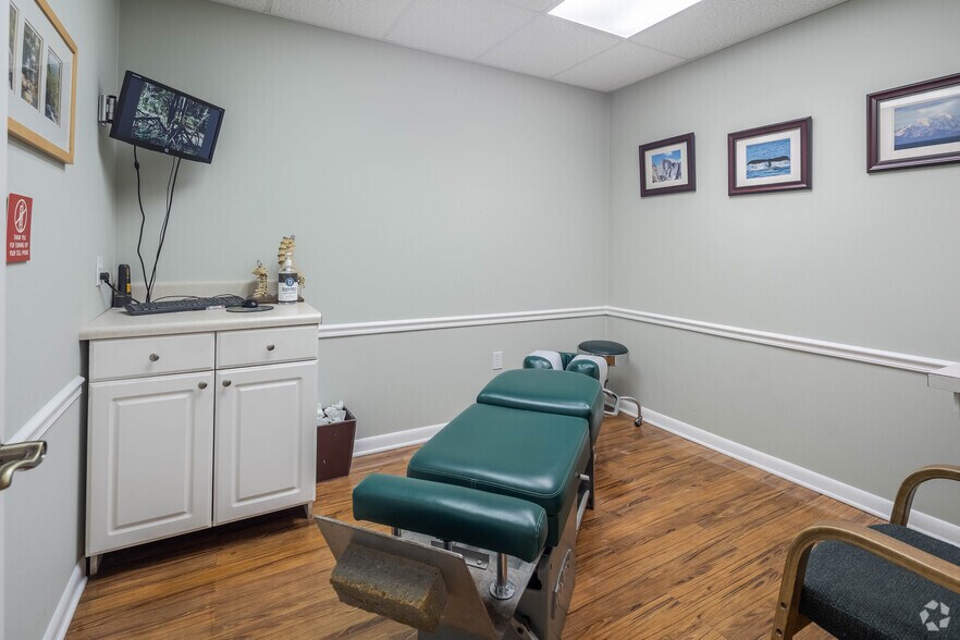 More Photos Of 2328 N US Hwy 19, Holiday Medical For Lease