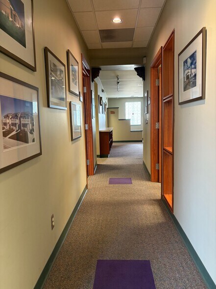 More Photos Of 1822 Ford Ave, Wyandotte Office For Sale