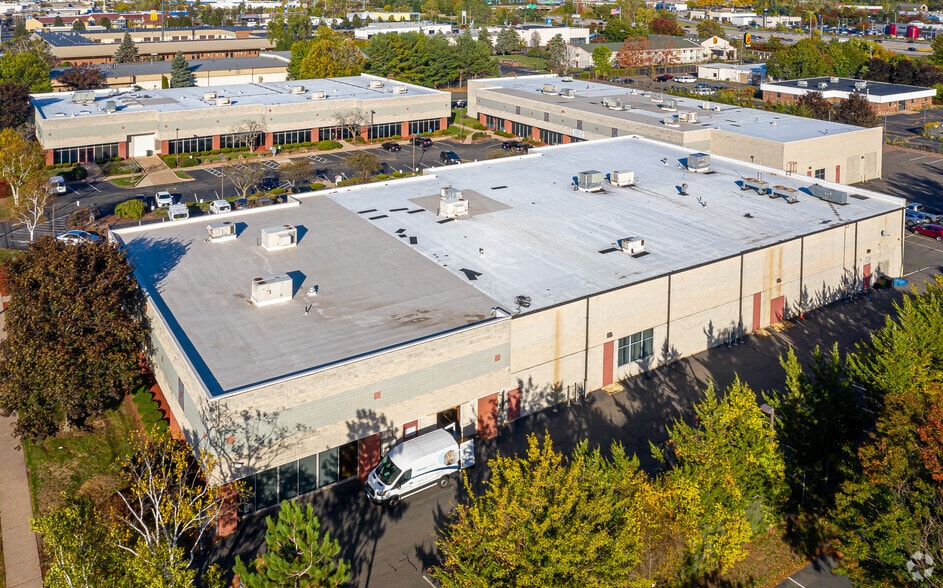 More Photos Of 40 Weston St, Hartford Unknown For Lease