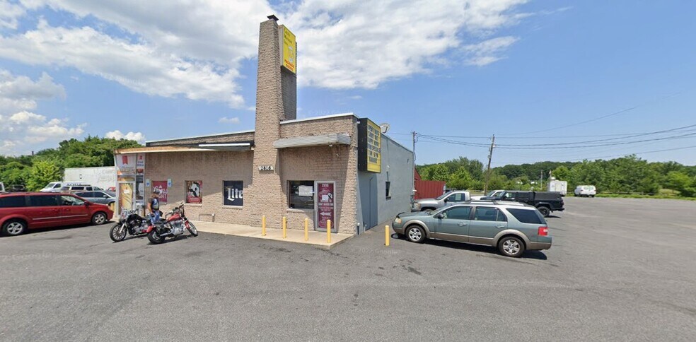 More Photos Of 2816 Old North Point Rd, Baltimore Bar For Sale