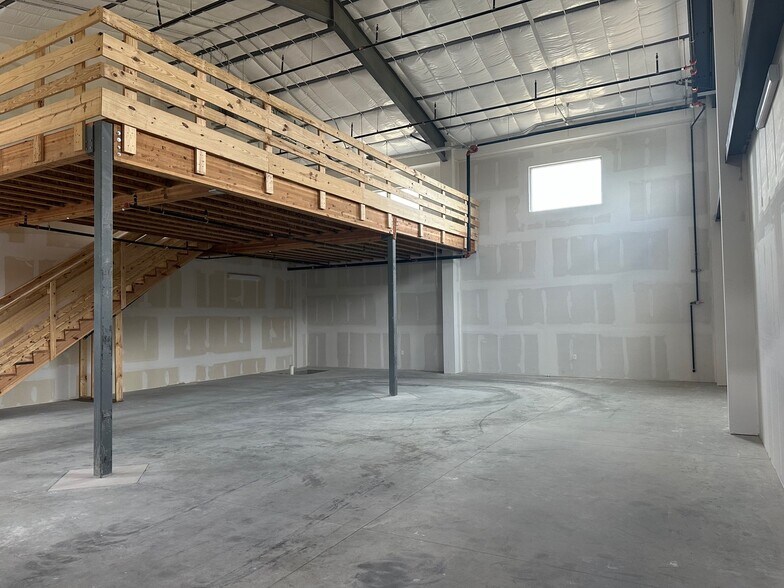 More Photos Of 1009 RM-620, Lakeway Specialty For Sale