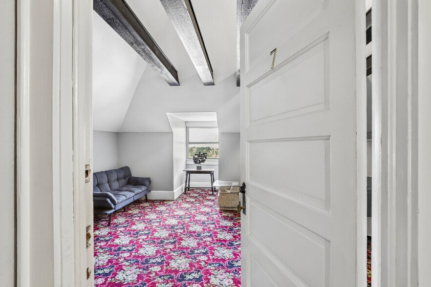 More Photos Of 421 Howard St, San Antonio Hospitality For Sale