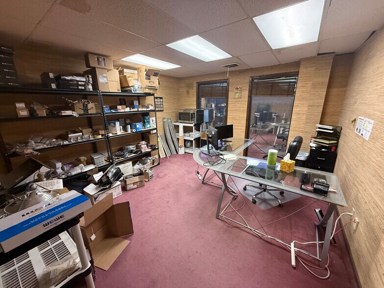 More Photos Of 4212 S Hocker Dr, Independence Office For Sale