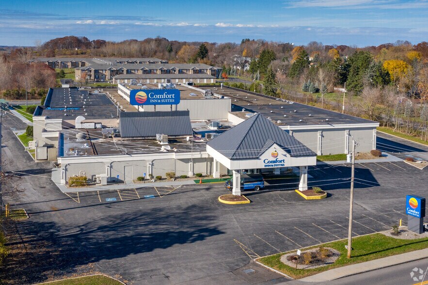 Primary Photo Of 6701 Buckley Rd, North Syracuse Hotel For Sale