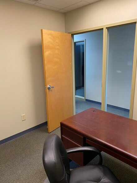 More Photos Of 2098 Teron Trace, Dacula Medical For Lease