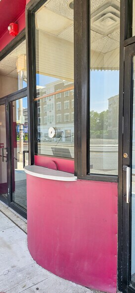 More Photos Of 23-25 W Westfield Ave, Roselle Park Storefront Retail Office For Lease