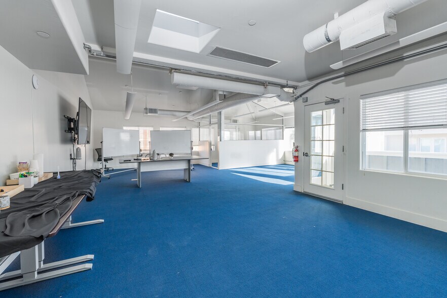 More Photos Of 1100 Highland Ave, Manhattan Beach Office For Sale