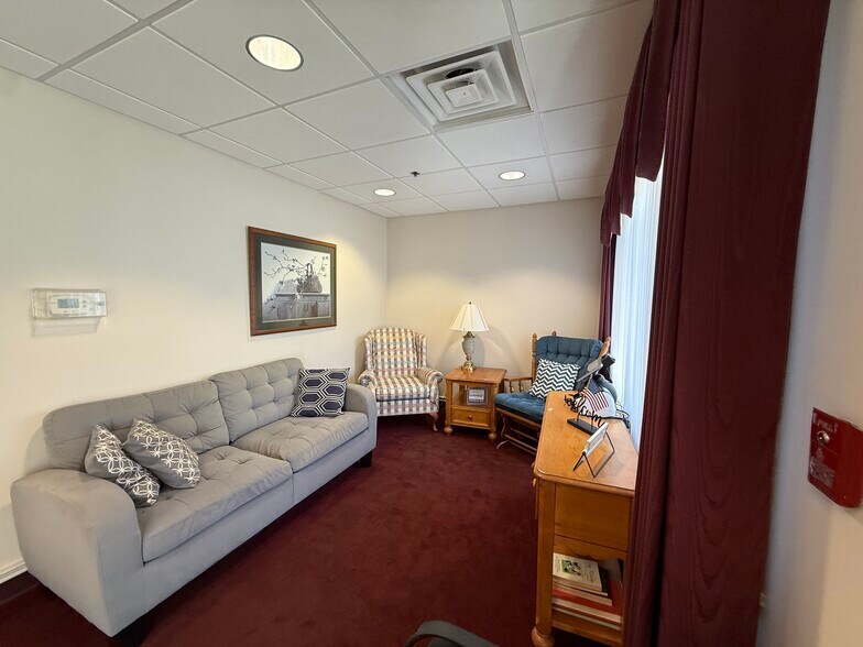 More Photos Of 702 Cedar Ave, Laurel Multifamily For Sale