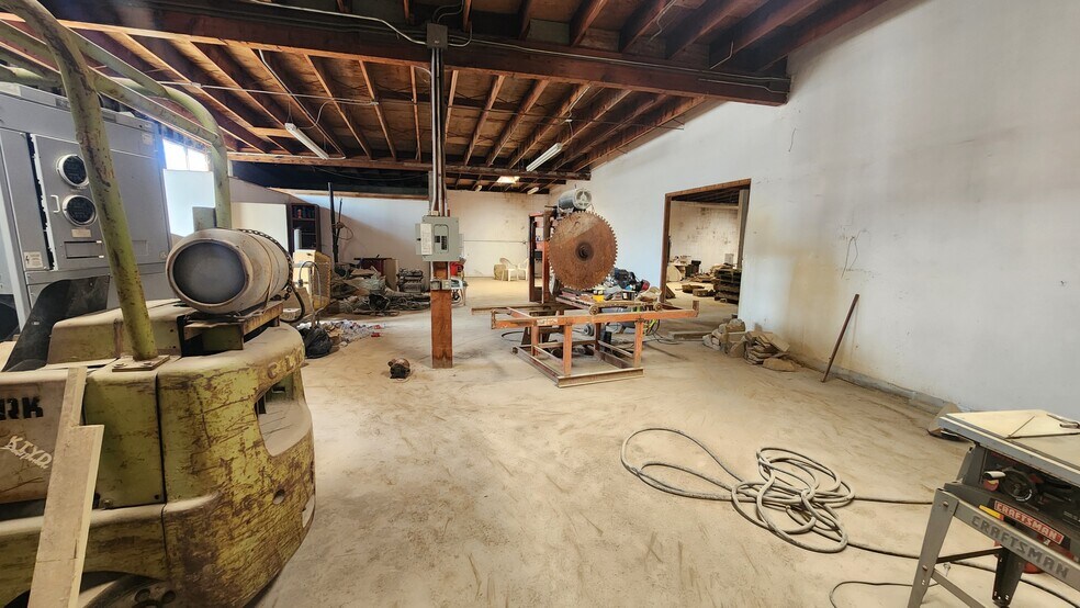 More Photos Of 1433 E Main St, Santa Paula Warehouse For Sale