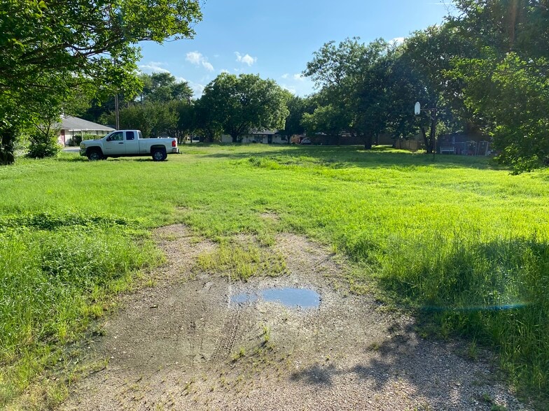 More Photos Of 404 S Adams St, Kemp Religious Facility For Sale