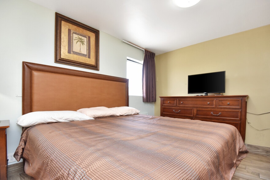 More Photos Of 808 S Atlantic Ave, Daytona Beach Hospitality For Sale