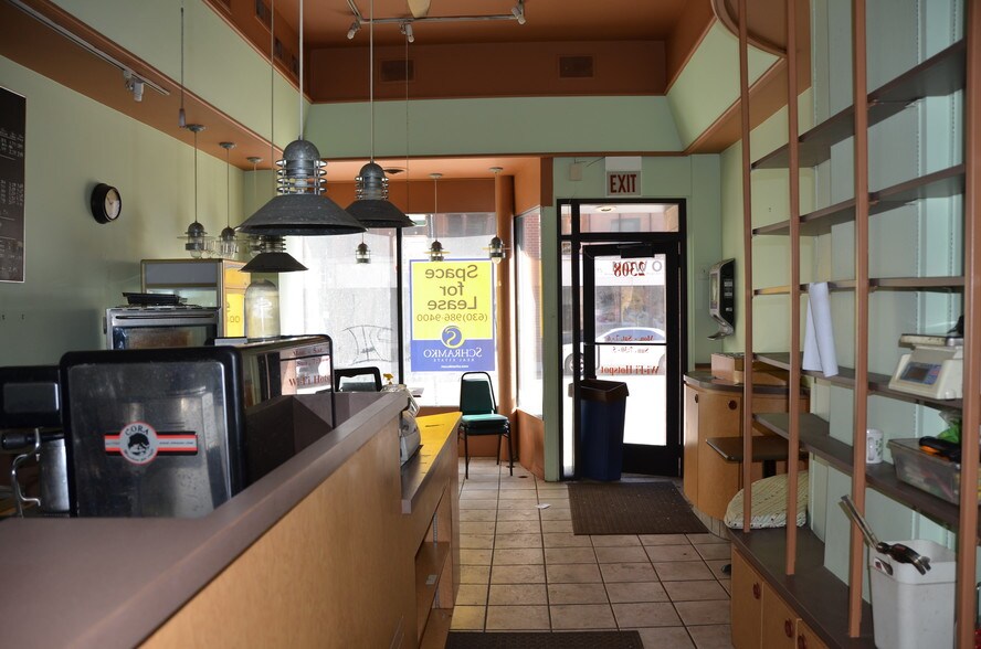 More Photos Of 2300 N Clark St, Chicago Apartments For Lease