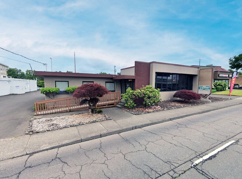 More Photos Of 12850 SW Canyon Rd, Beaverton Medical For Lease