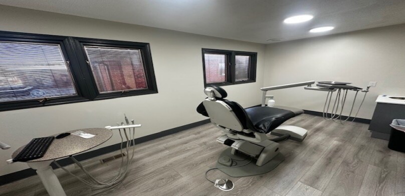 More Photos Of 12115 Tesson Ferry Professional Ctr, Saint Louis Medical For Sale