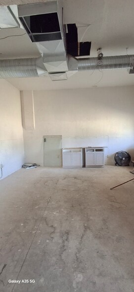 More Photos Of 1016 E Yandell Dr, El Paso Storefront For Sale