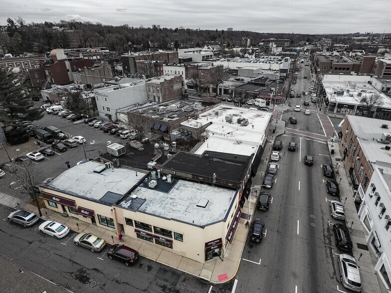 More Photos Of 15 N Dean St, Englewood Restaurant For Lease