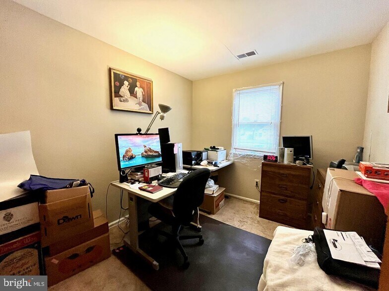 More Photos Of 10 Shady ln, Rockledge Flex For Sale