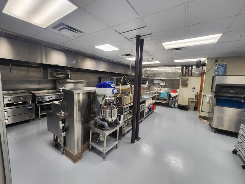 More Photos Of 122 Main St, Thomson General Retail For Sale