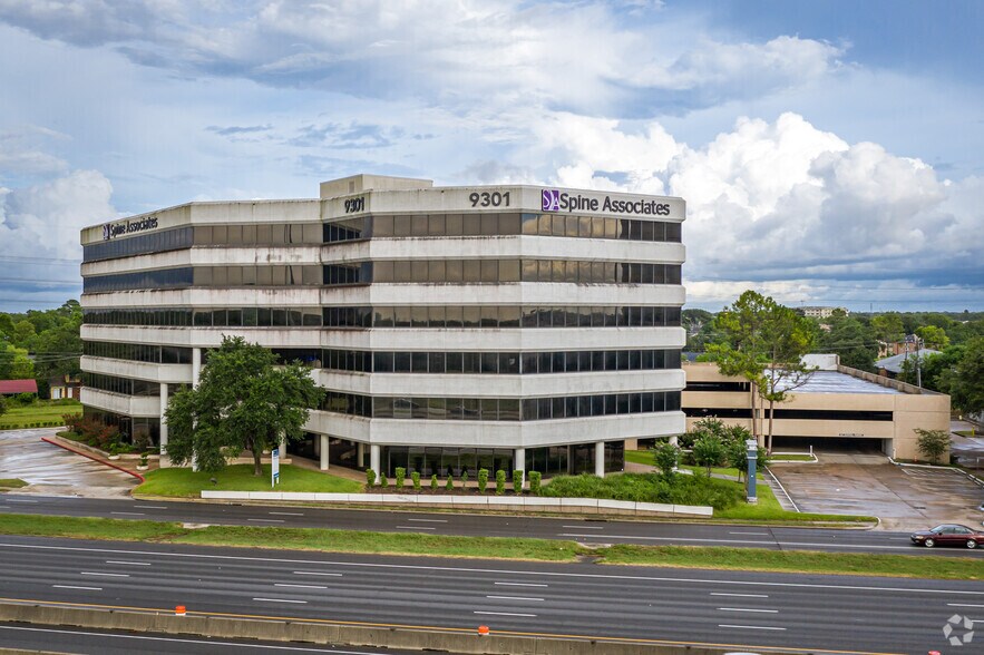 More Photos Of 9301 Southwest Fwy, Houston Office For Lease