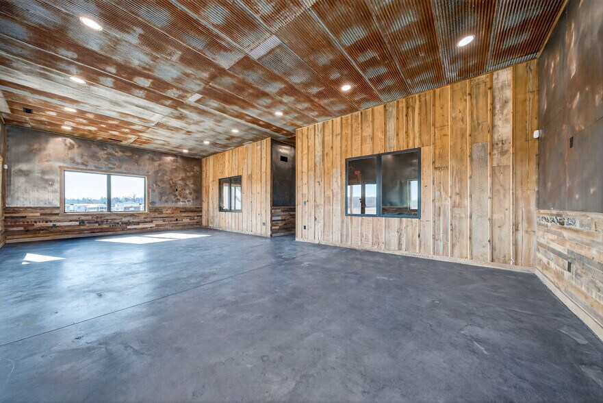 More Photos Of 1834 Outer Hwy 61 hwy, Moscow Mills Flex For Sale