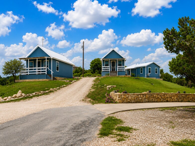 More Photos Of 208 Valley View Dr, Kerrville Lodge Meeting Hall For Sale