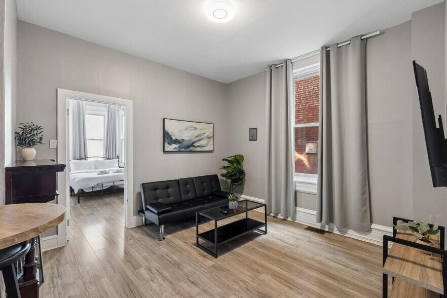More Photos Of 1611 S Broad St, Philadelphia Specialty For Sale