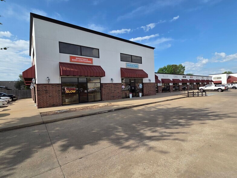 More Photos Of 9238-9242 S Sheridan Rd, Tulsa Unknown For Lease