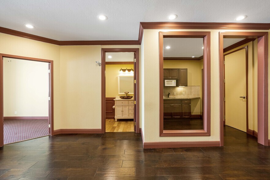 More Photos Of 658 W Indiantown Rd, Jupiter Medical For Sale