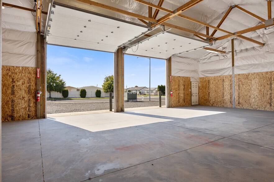 More Photos Of 221 Hamilton Rd, Moses Lake Warehouse For Lease