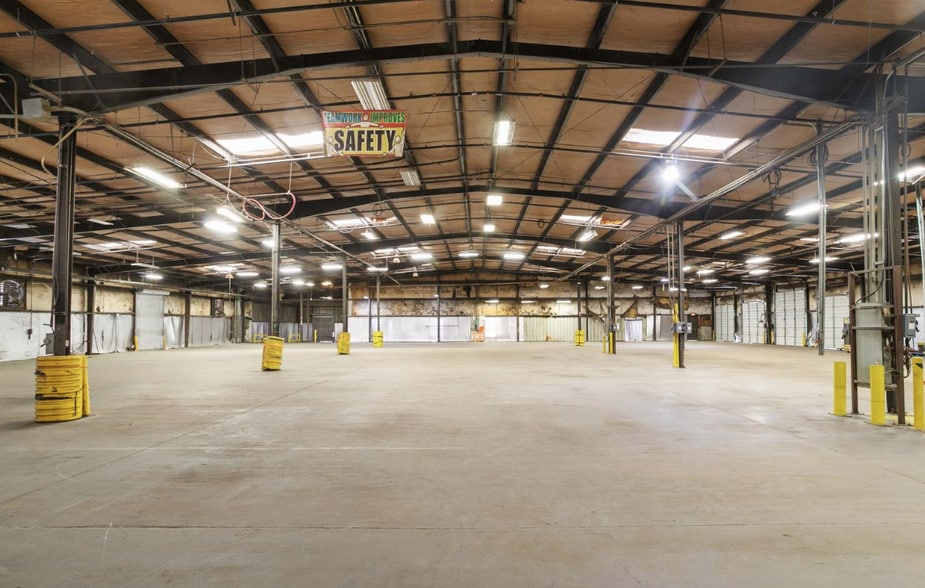 More Photos Of 23 Industrial Park Dr, Lugoff Manufacturing For Lease