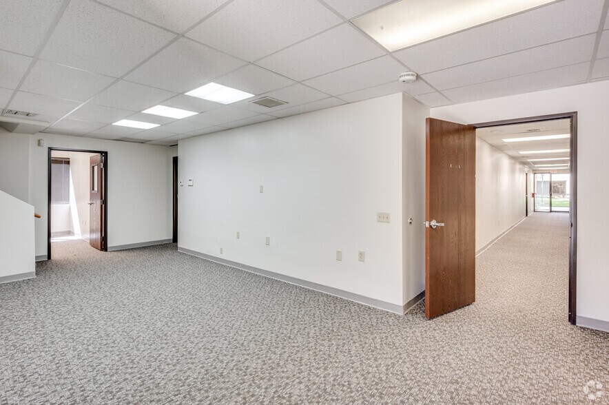More Photos Of 2942 Daimler St, Santa Ana Office For Sale
